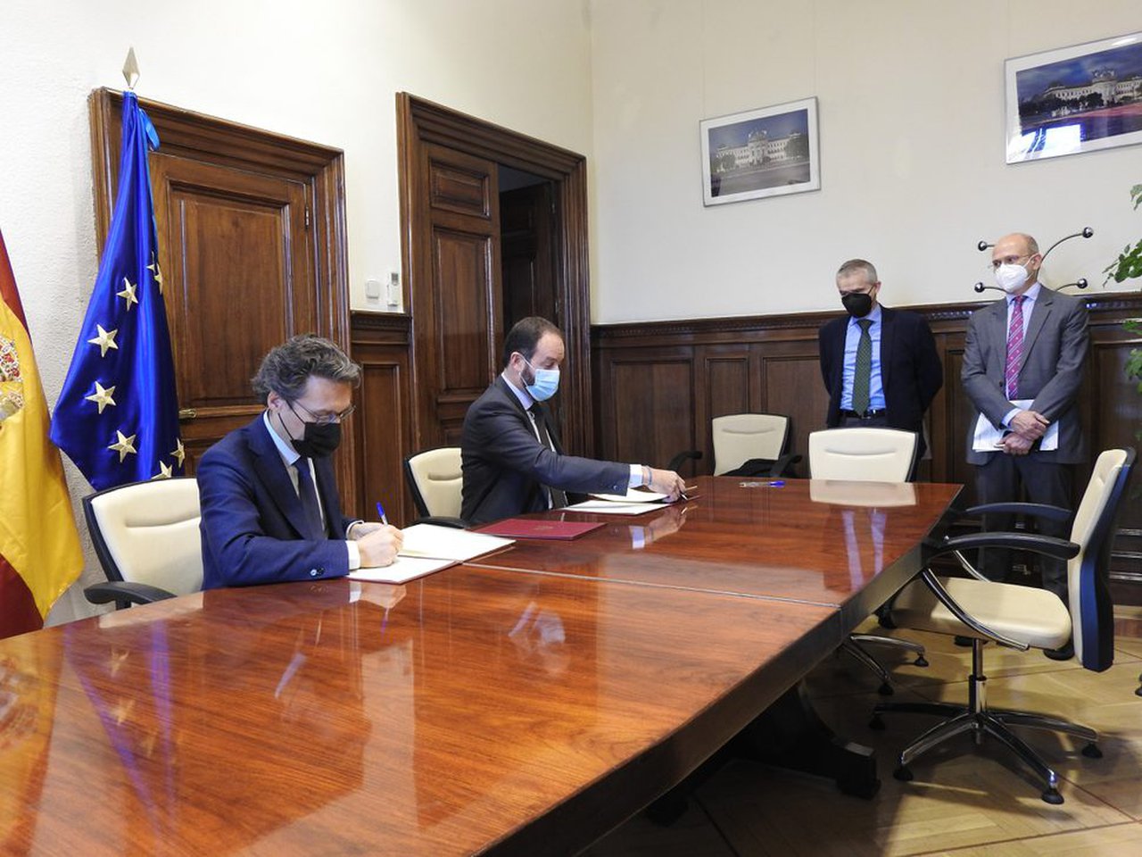 El MAPA y la Inlac firman un convenio para impulsar el sector lácteo hasta el 2024