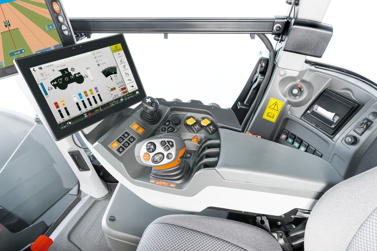 XERION con trens de orugas e motores en fase V
