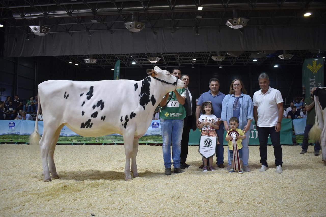 Flora Denver Adreta, ganadora en el campeonato de novillas