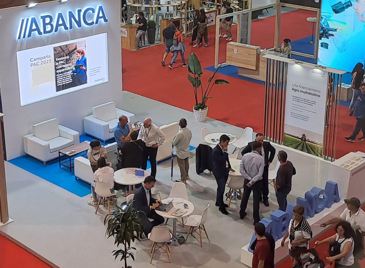 Abanca presenta una línea de financiación multidestino para el sector agroganadero
