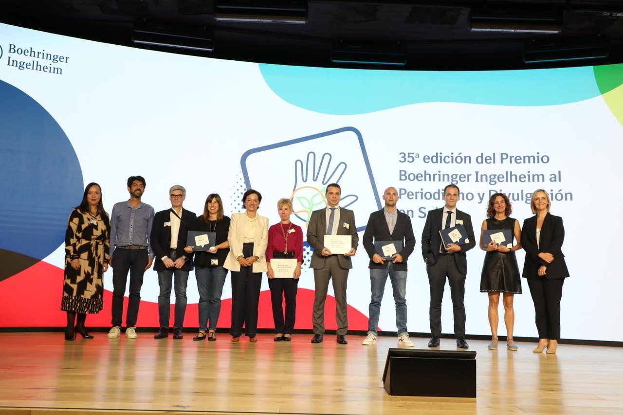 El periodista Fermín Apezteguia recibe un reconocimiento en los premios de Boehringer Ingelheim