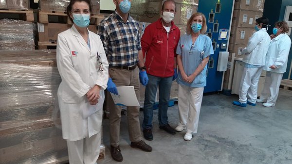 2.800 kilos de material sanitario, primera entrega de la campaña solidaria del sector agrario de Cantabria