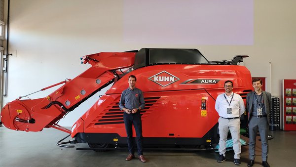 Kuhn presenta su carro mezclador robotizado, AURA, en Nantes