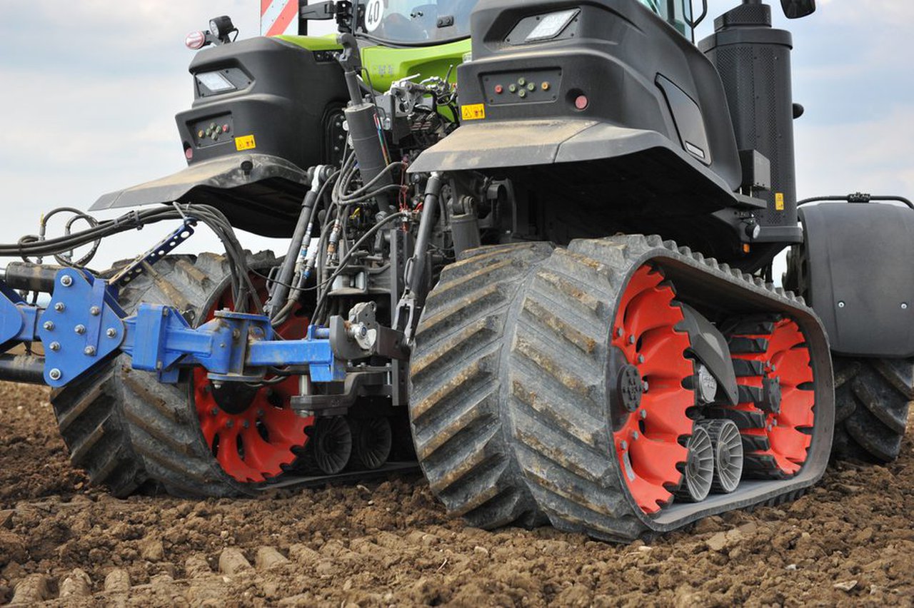Créanse dous novos anchos de eirugas para tractores Axion Terra Trac de Claas