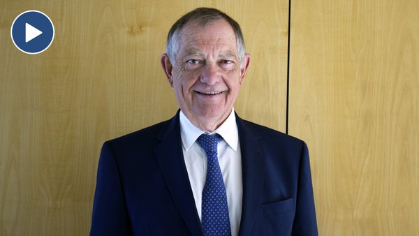 B. Vallat: “Proteger a la profesión veterinaria en el mundo debería ser prioritario”