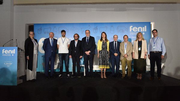 La Xunta insta a la industria a mantener los precios para garantizar la sostenibilidad del sector lácteo
