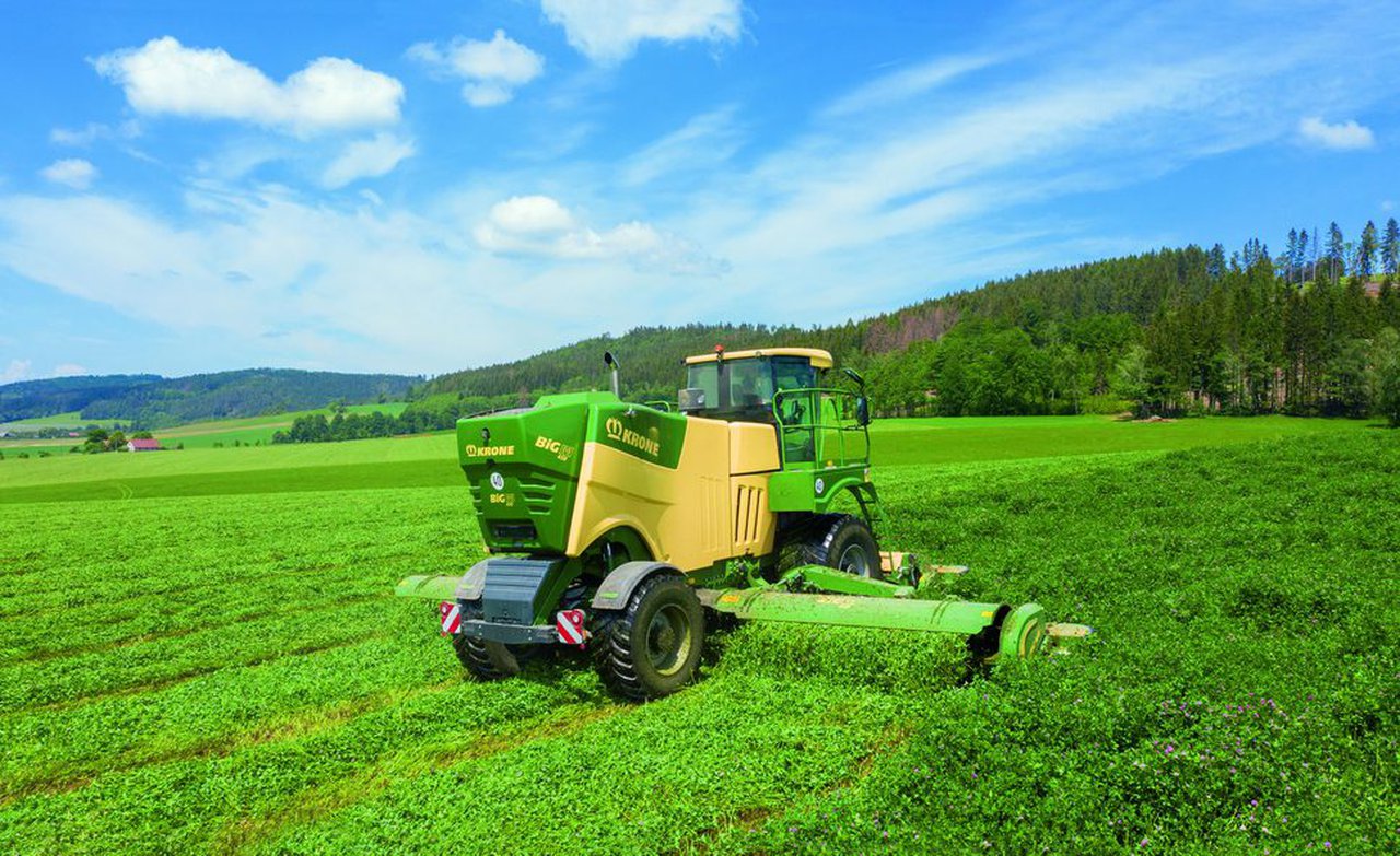 BiG M 450 CR, a nova segadora autopropulsada de Krone con acondicionar de rodetes