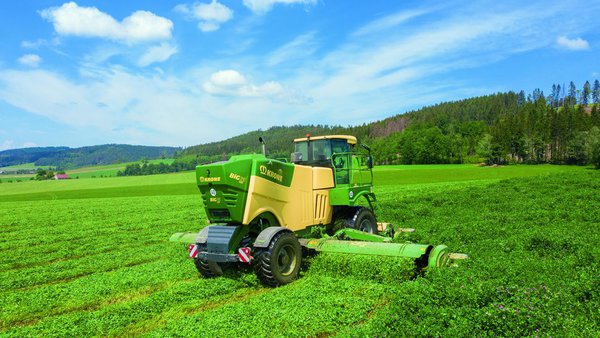 BiG M 450 CR, a nova segadora autopropulsada de Krone con acondicionar de rodetes