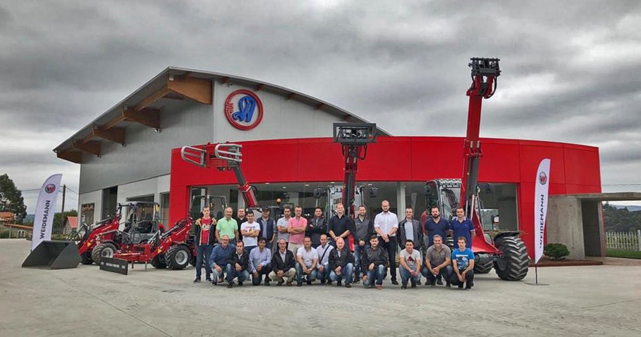 Ausama forma a su red de distribuidores Weidemann