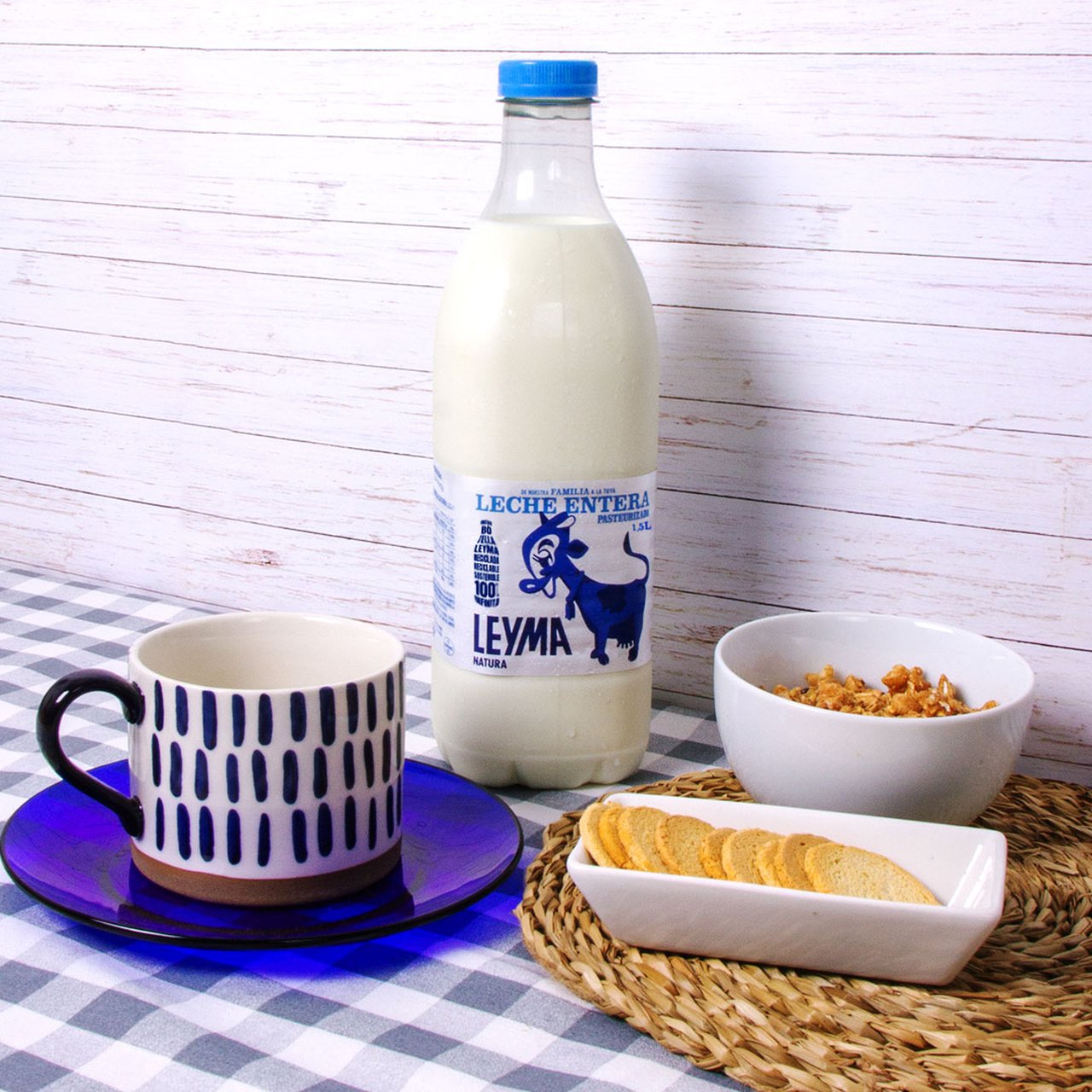 Leyma presenta la primera botella de leche 100 % reciclada en España