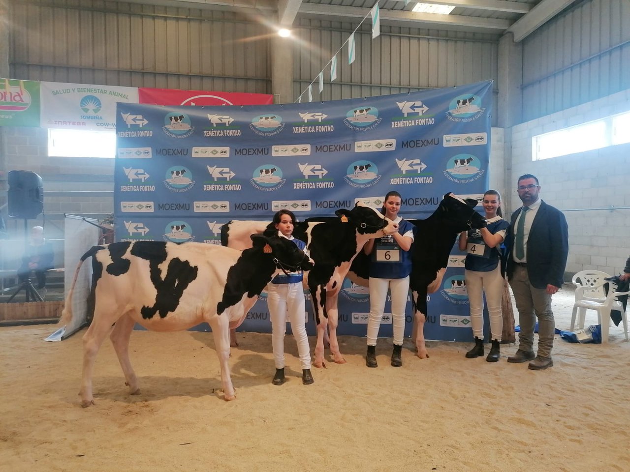 María y Andrea Otero copan el podio en el concurso de manejadores de la Moexmu 2024