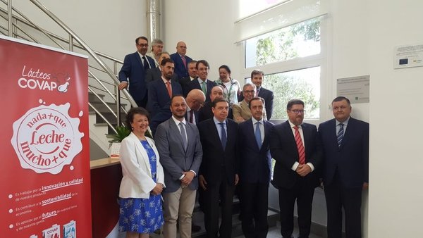 El ministro de Agricultura, Luis Planas, visita la COVAP