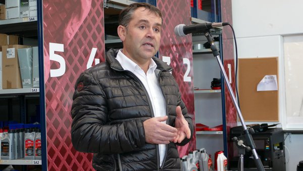 “Nuestra máquina es un tractor versátil, con mucho confort, mucha fiabilidad, una garantía de presente y de futuro para nuestros ganaderos”