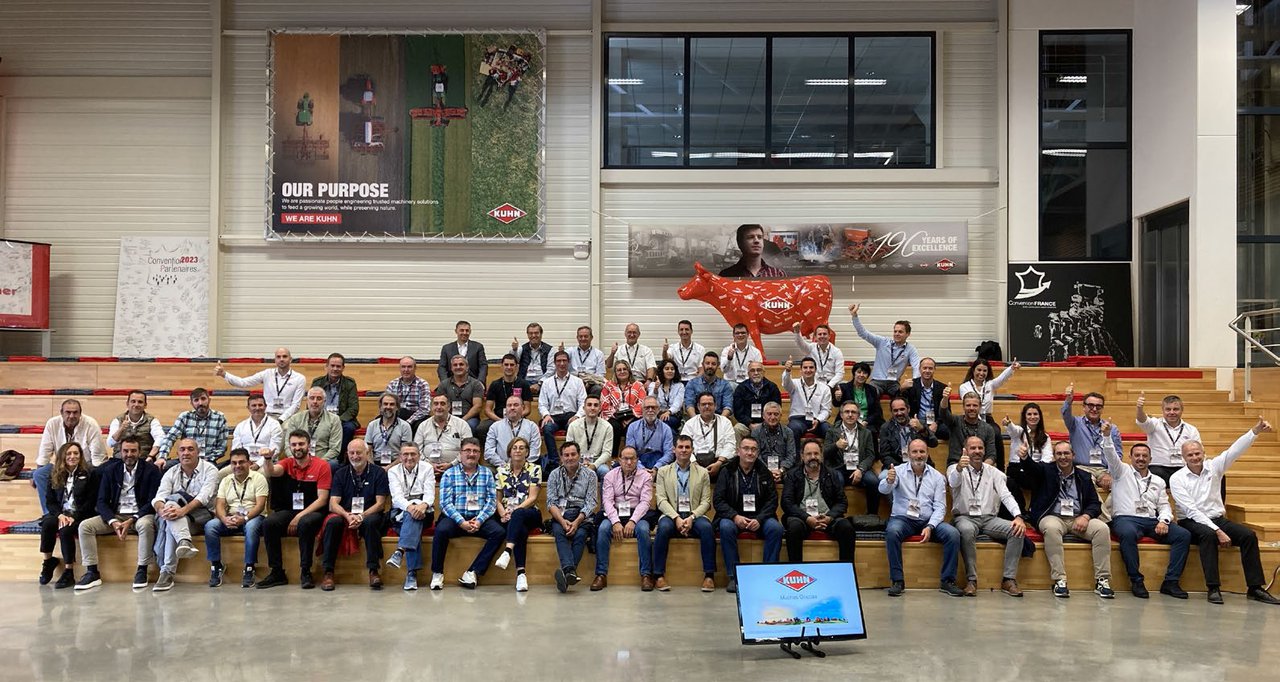 Kuhn Ibérica celebró su 20.º aniversario con la red de concesionarios