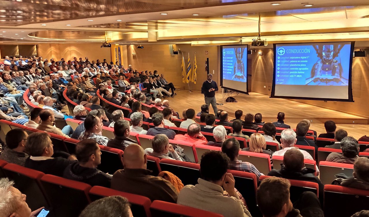New Holland presenta el T4F en España