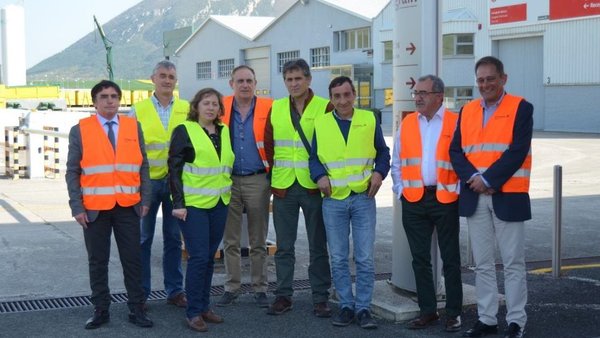 A conselleira navarra Isabel Elizalde visita a sede social de Limagrain Ibérica na comunidade