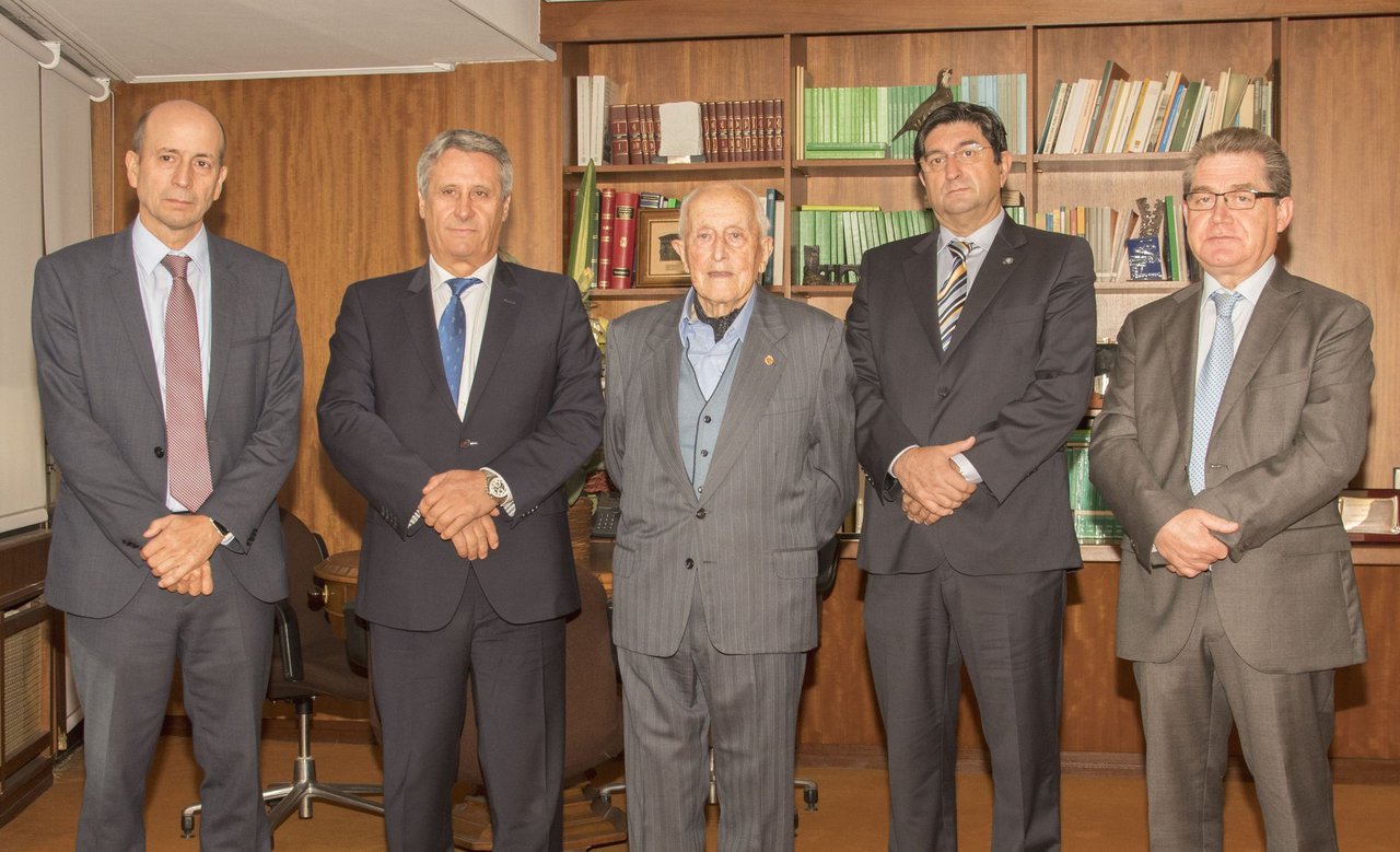 Se convoca la segunda edición de becas para estudios de postgrado de la Fundación Caixa Rural Galega Tomás Notario Vacas