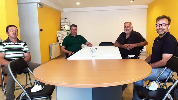 Agromuralla denuncia las coacciones de Inleit a los ganaderos para que firmen un contrato a la baja