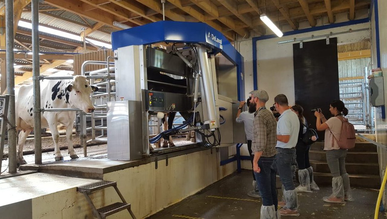 DeLaval presenta en Francia el nuevo robot VMS V300, el arrimador Optiduo y la app DelPro Companion