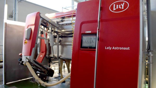 Lely instala un Commodity feeder en cada novo Astronaut A5