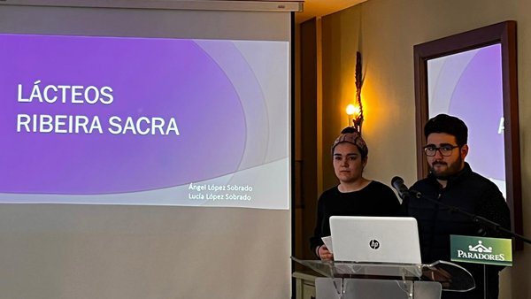 Los hermanos Lucía y Ángel López, en la presentación de su proyecto