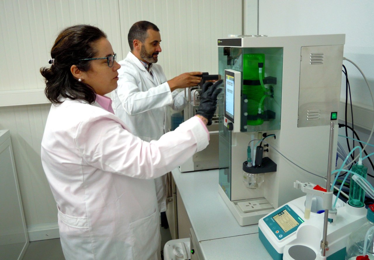 Soaga inaugura un laboratorio pioneiro para a análise de solos e cultivos