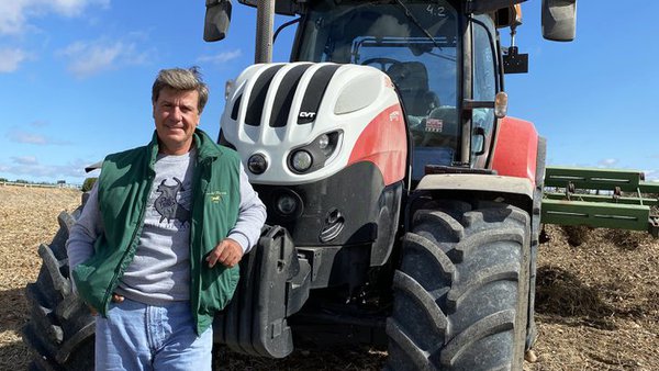 Farming Agrícola entrega o primeiro STEYR Impuls CVT a unha empresa de Cayetano Martínez de Irujo