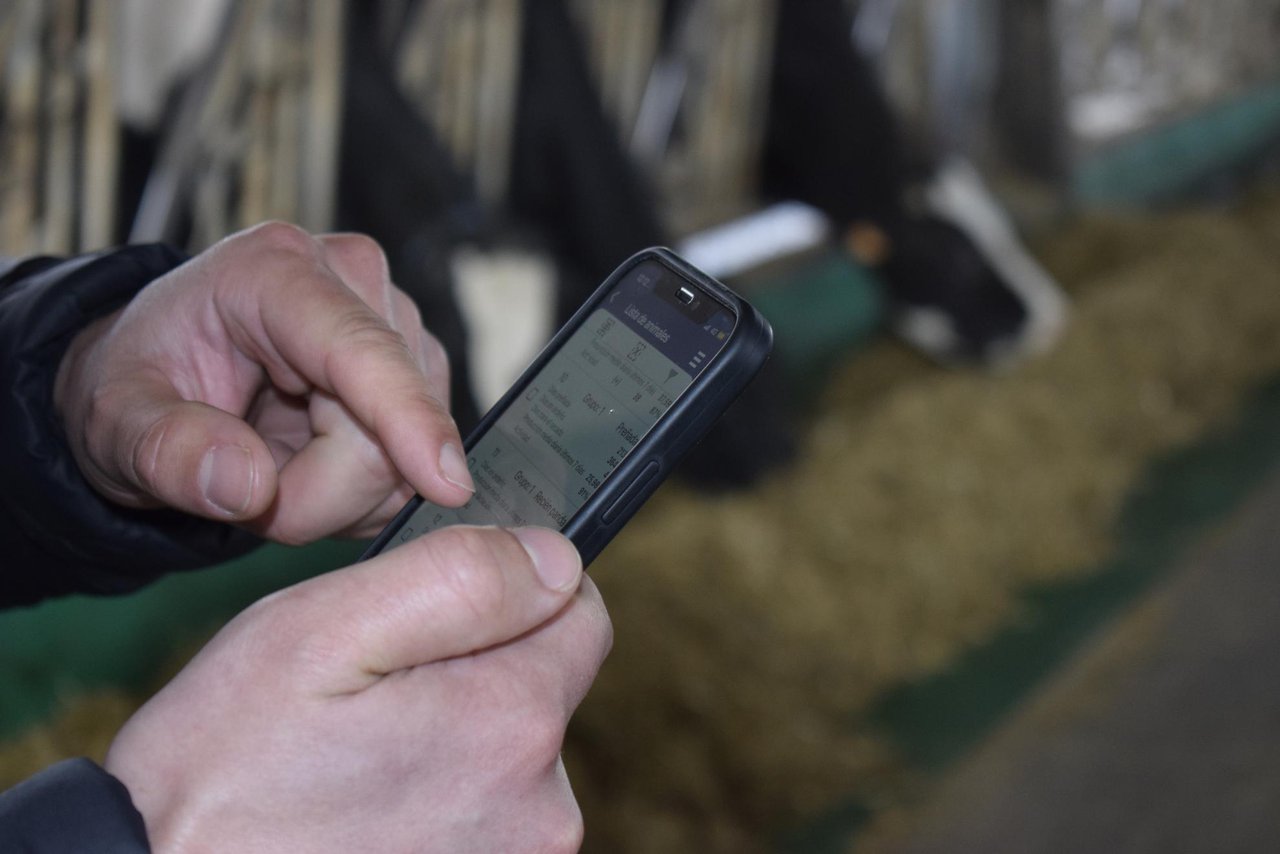 Trámites burocráticos de los ganaderos de leche mediante el uso de las TIC