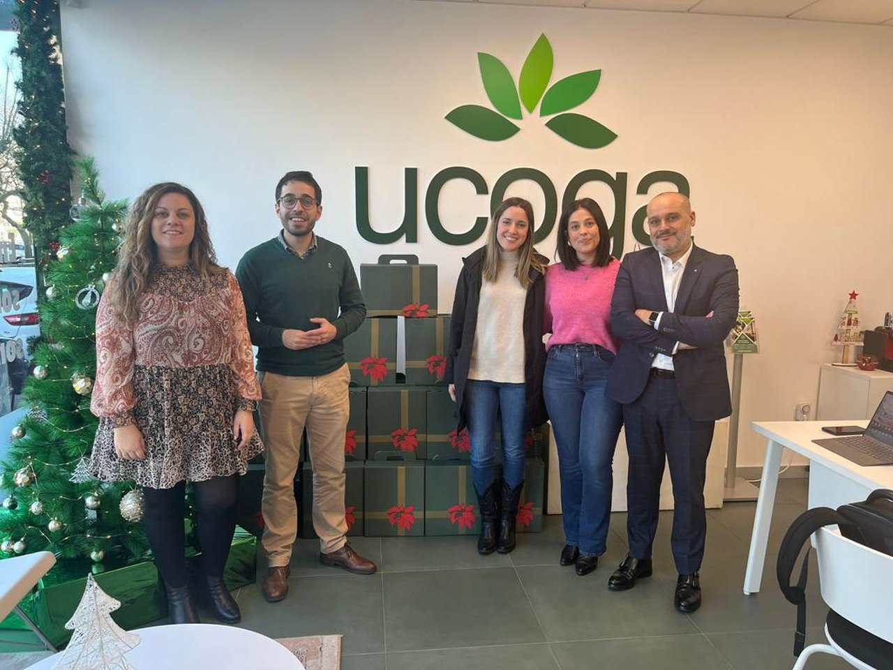 Ucoga hace entrega de sus cestas solidarias