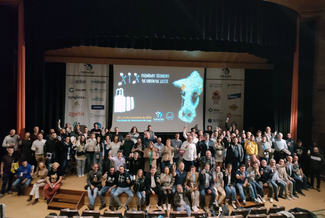 El tradicional brindis de la leche pone fin a las XIX Jornadas Técnicas de Seragro
